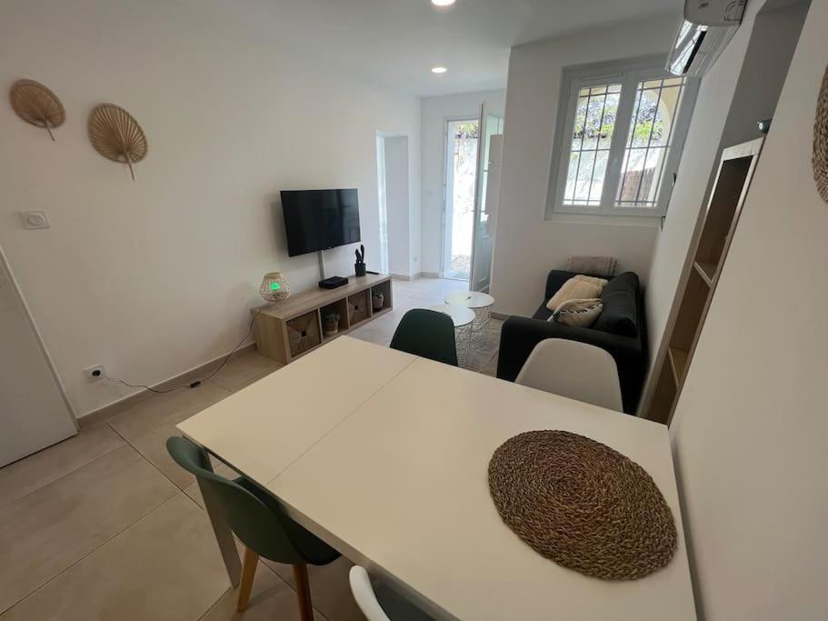 Apartamento La Glycine - Parking Gratuit - Ac Clim - Cour Prive - Villeneuve-lès-Avignon Exterior foto