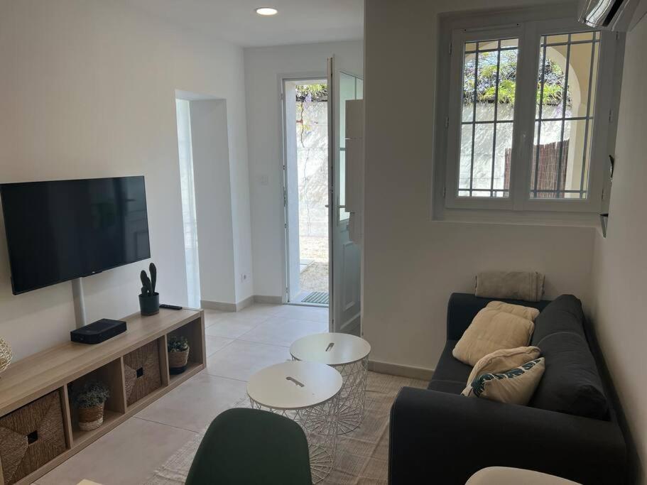 Apartamento La Glycine - Parking Gratuit - Ac Clim - Cour Prive - Villeneuve-lès-Avignon Exterior foto
